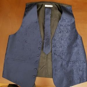 Large suit vest and tie set